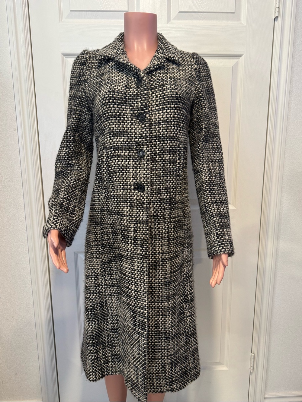 Tara Jarmon Black & White Bouclé Tweed Women's 100% Wool Coat Size 40 US 8